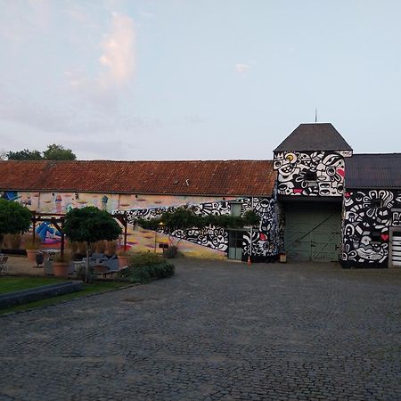 B&B At Haras Petit-Hallet Hannut ภายนอก รูปภาพ